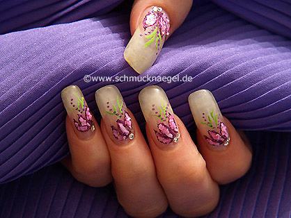Fingernagel Motiv mit Muschel Splitter