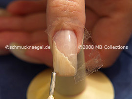 Nagellack in der Farbe hellbeige