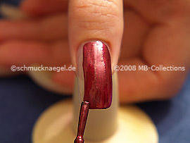 Nagellack in der Farbe kupfer