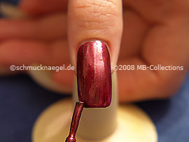 Nagellack in der Farbe kupfer