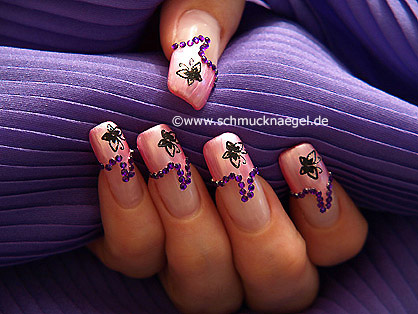 Fingernagelmotiv mit 3D Nailart Sticker