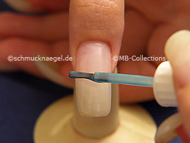 Nailart Pen in der Farbe türkis