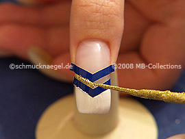 Nailart Liner in der Farbe gold-glitter