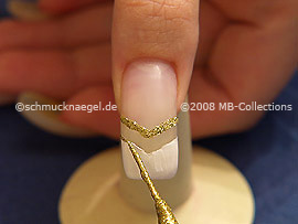 Nailart Liner in der Farbe gold-glitter