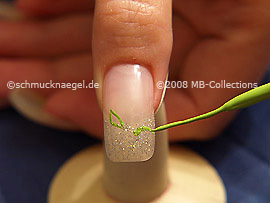 Nailart Liner in der Farbe hellgrün