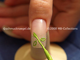 Nailart Liner in der Farbe hellgrün