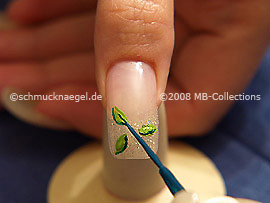 Nailart Liner in der Farbe dunkelgrün