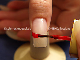Nagellack in der Farbe rot