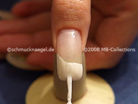 Nagellack in der Farbe weiß