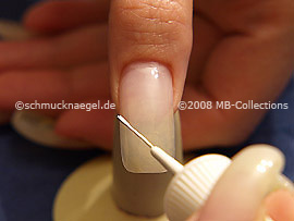 Nailart Liner in der Farbe weiß