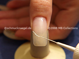 Nailart Liner in der Farbe weiß