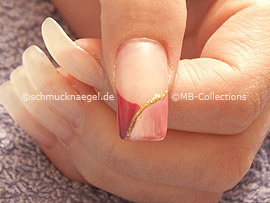 Nailart Liner in der Farbe gold-glitter