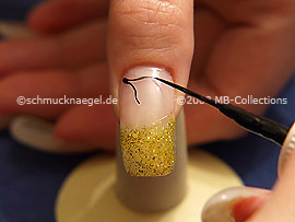 Nailart Liner in der Farbe schwarz
