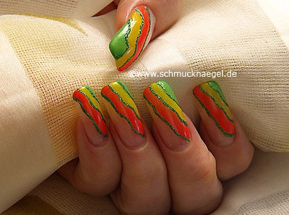 Nailart Design mit Neon-Farben