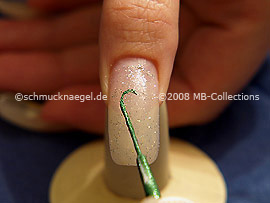 Nailart Liner in der Farbe grün-glitter