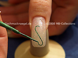 Nailart Liner in der Farbe grün-glitter