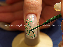 Nailart Liner in der Farbe grün-glitter