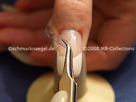 Pinzette und durchsichtiges Klebeband