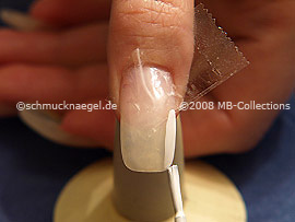 Nagellack in der Farbe weiß