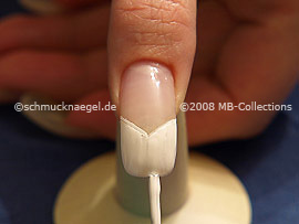 Nagellack in der Farbe weiß