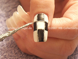 Nailart Liner in der Farbe silber-glitter