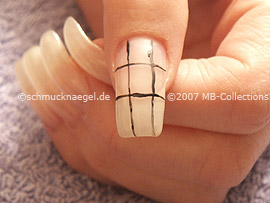 Nailart Liner in der Farbe schwarz