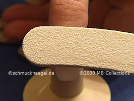 Fingernageloberfläche anrauhen