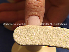 Fingernageloberfläche anrauhen