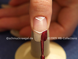 Nagellack in der Farbe kupfer