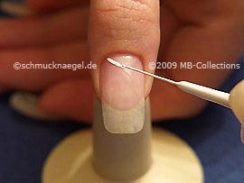 Nailart Liner in der Farbe weiß