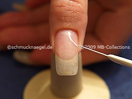 Nailart Liner in der Farbe weiß