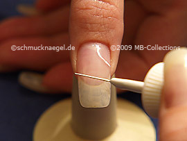 Nailart Liner in der Farbe weiß