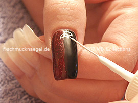 Nailart Liner in der Farbe weiß