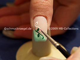 Nailart-Pinsel und Farbgel in weiß