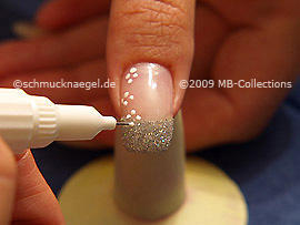 Nailart Pen in der Farbe weiß