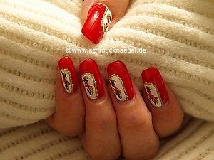 Fingernagel Motiv mit Nailart Pens und Nagellack