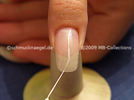 Nailart Liner in der Farbe weiß