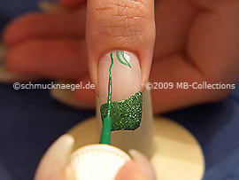 Nailart Liner in der Farbe grün