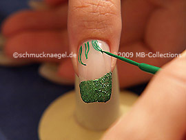 Nailart Liner in der Farbe grün