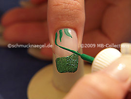 Nailart Liner in der Farbe grün