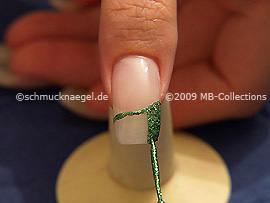 Nailart Liner in der Farbe grün-glitter