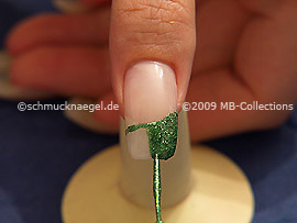 Nailart Liner in der Farbe grün-glitter