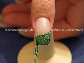 Nailart Liner in der Farbe grün-glitter