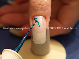 Nailart Liner in der Farbe dunkelgrün