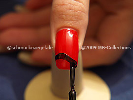 Nagellack in der Farbe schwarz