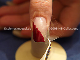 Pinzette und durchsichtiges Klebeband
