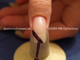 Nailart Pen in der Farbe dunkellila