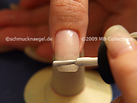 Nagellack in der Farbe weiß