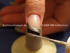 Nailart Liner in der Farbe silber-glitter