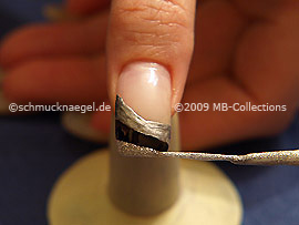 Nailart Liner in der Farbe silber-glitter